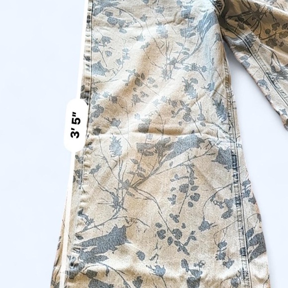 Urban Outfitters BDG Low & Wide Floral Jeans | size 31 - Picture 7 of 7